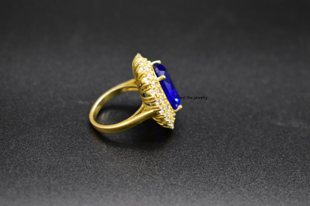 18k elegant blue glass-stone ring