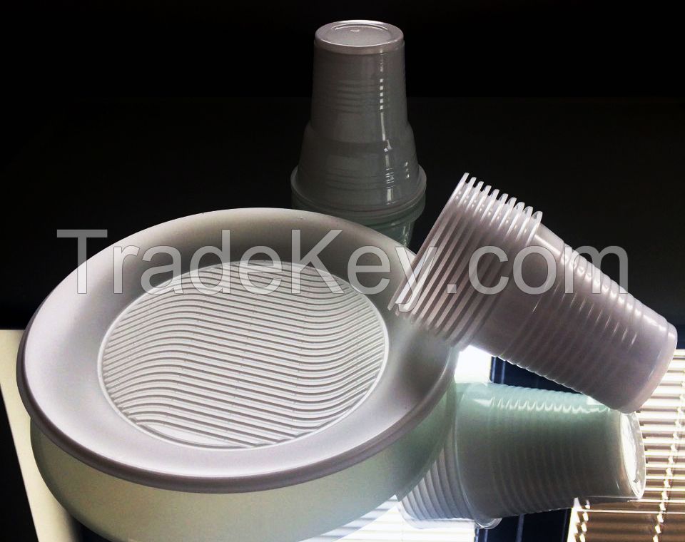 Plastic disposable cup and Paper cup manufacturer from Bulgaria, we want to sell to whole Europe