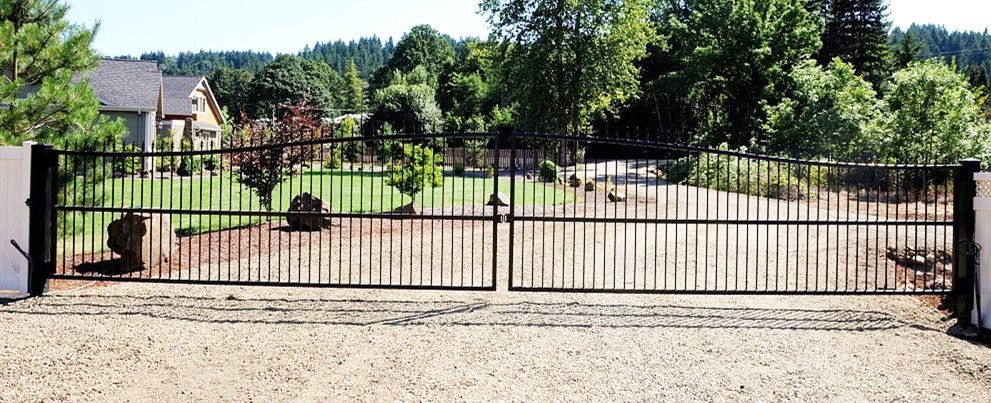 Residential Ornamental Curve Anti-climb Double Swing Metal Gate