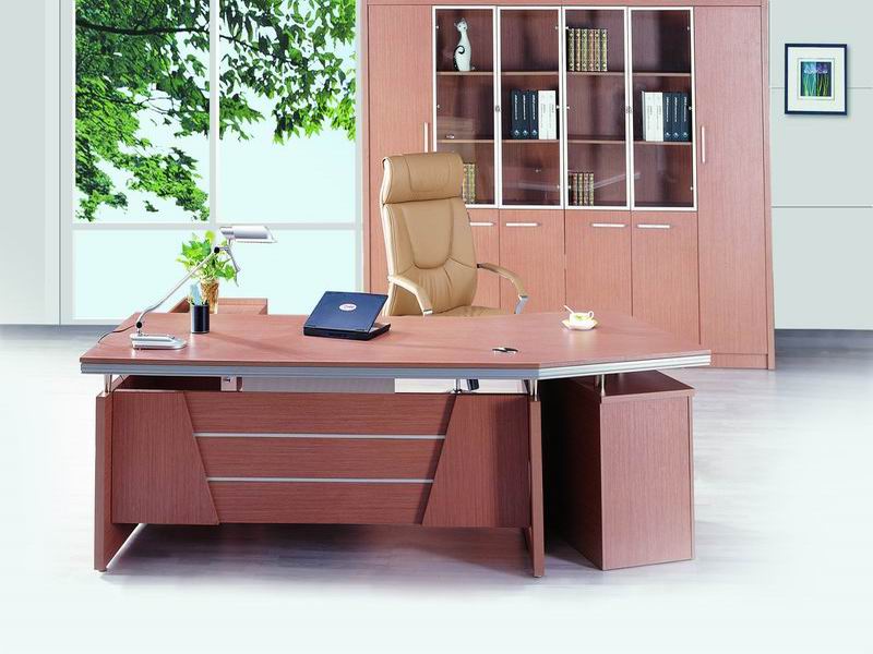 executive malemine desk