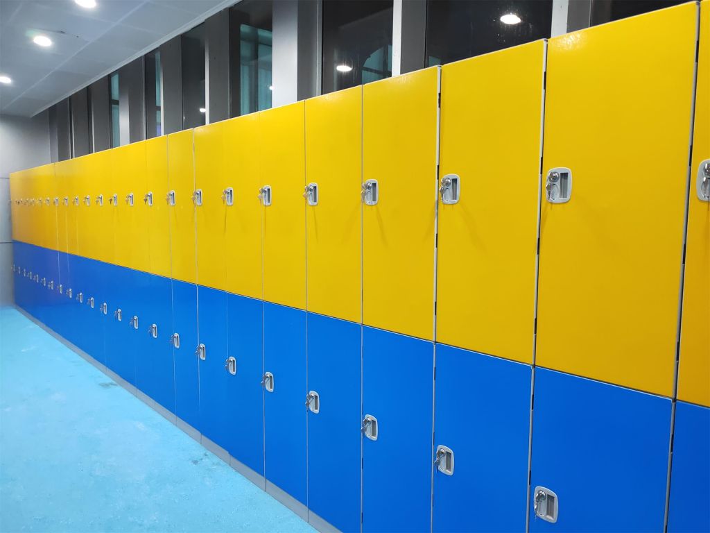 plastic locker 