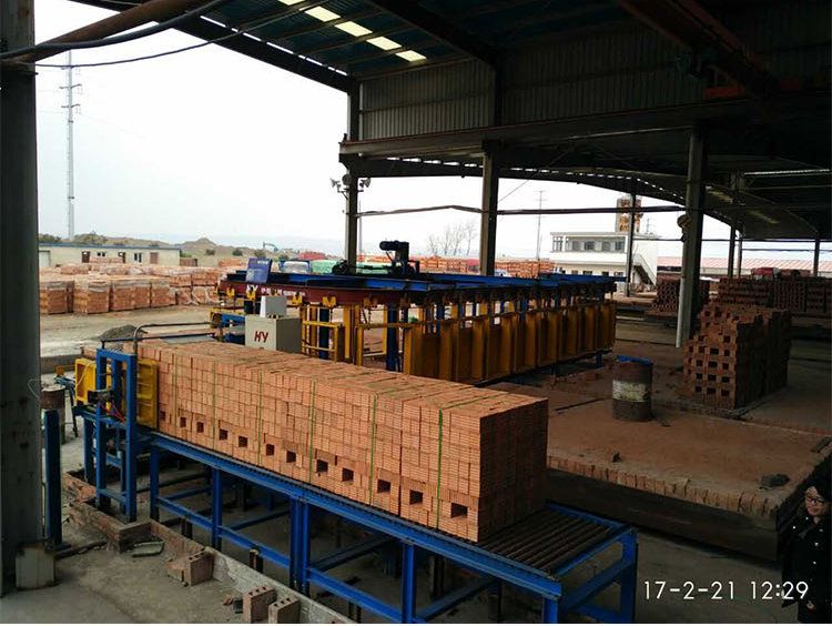 Equipment For Unloading Bricks From The Line And Palletizing