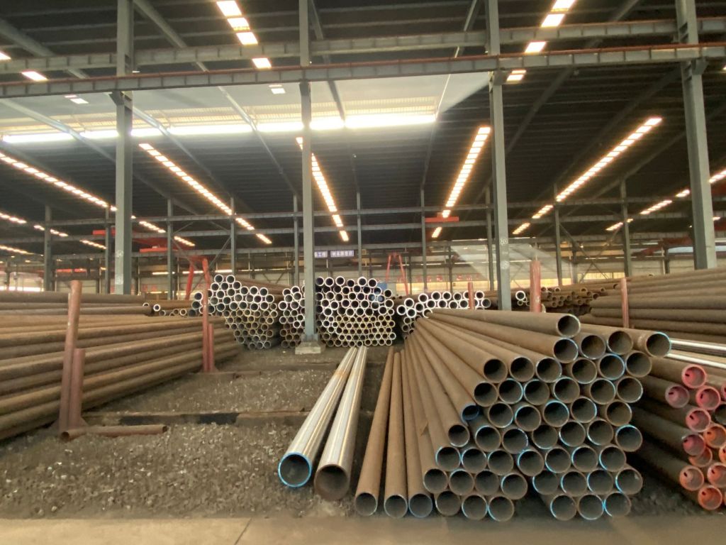 ASTM A335 p2 p5 p9 p11 p12 p22 p91 seamless alloy steel pipe