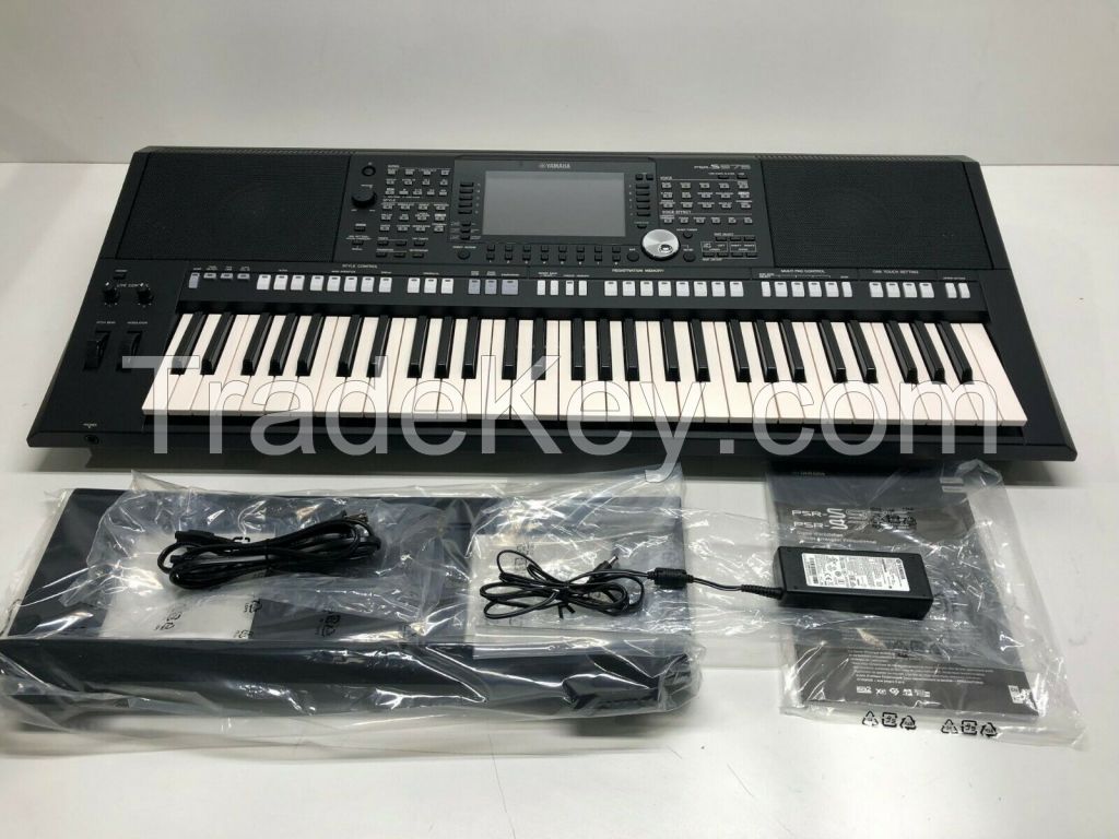 Yamaha PSR-S975 Arranger Workstation Keyboard in perfect working condition