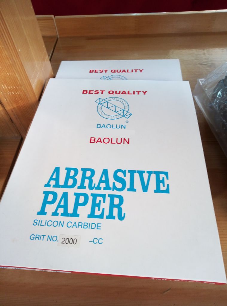 Dry and wet dual-use abrasive paper 