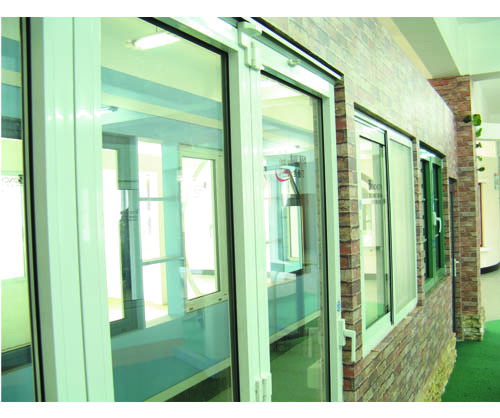 aluminum folding door