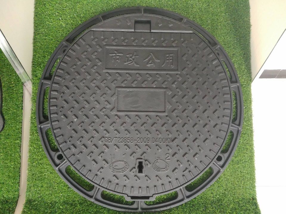 Ductile Iron Double Triangular Manhole Cover with Frame