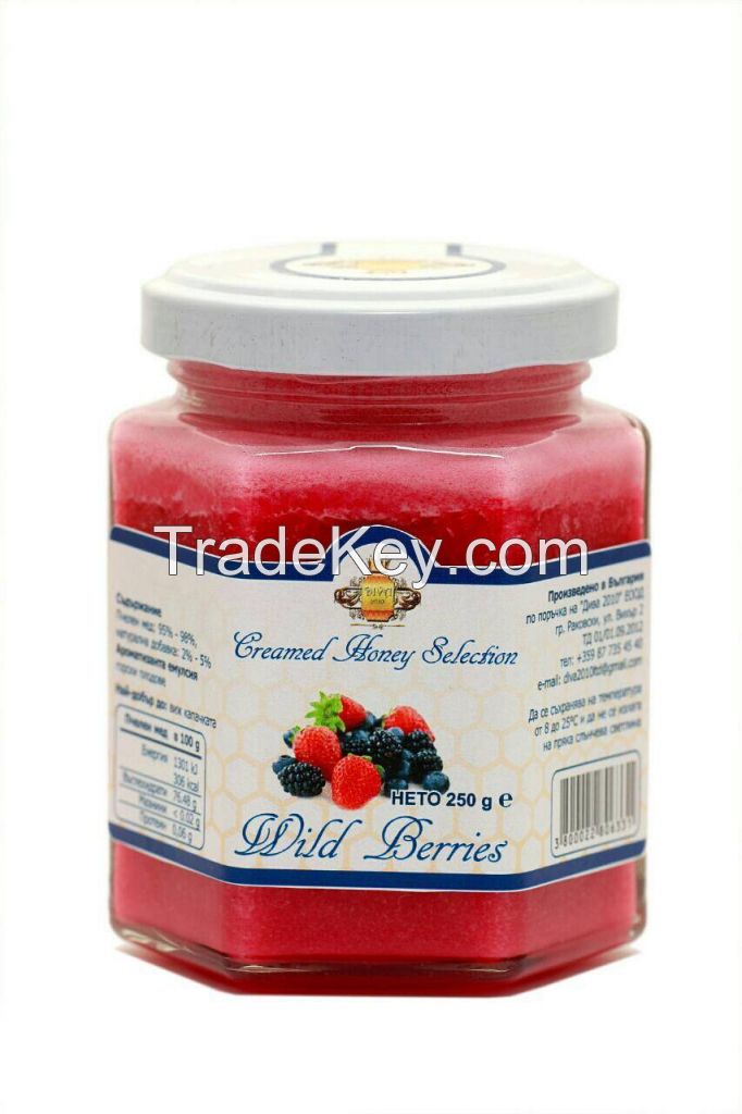 Creamed honey with wild berries flavour