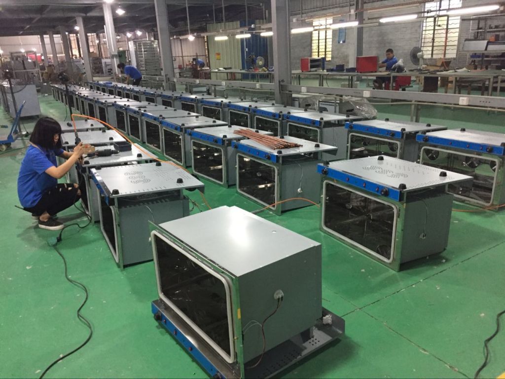 Electric Convection Oven with 4 trays for commercial kithen equipment