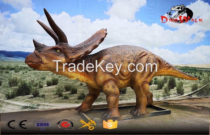 Animatronic dinosaur simulation real lifesize model Triceratops