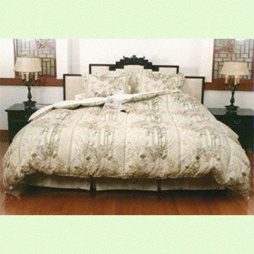 3-Piece Bedding Set Including One Quilt and Double Pillows with White