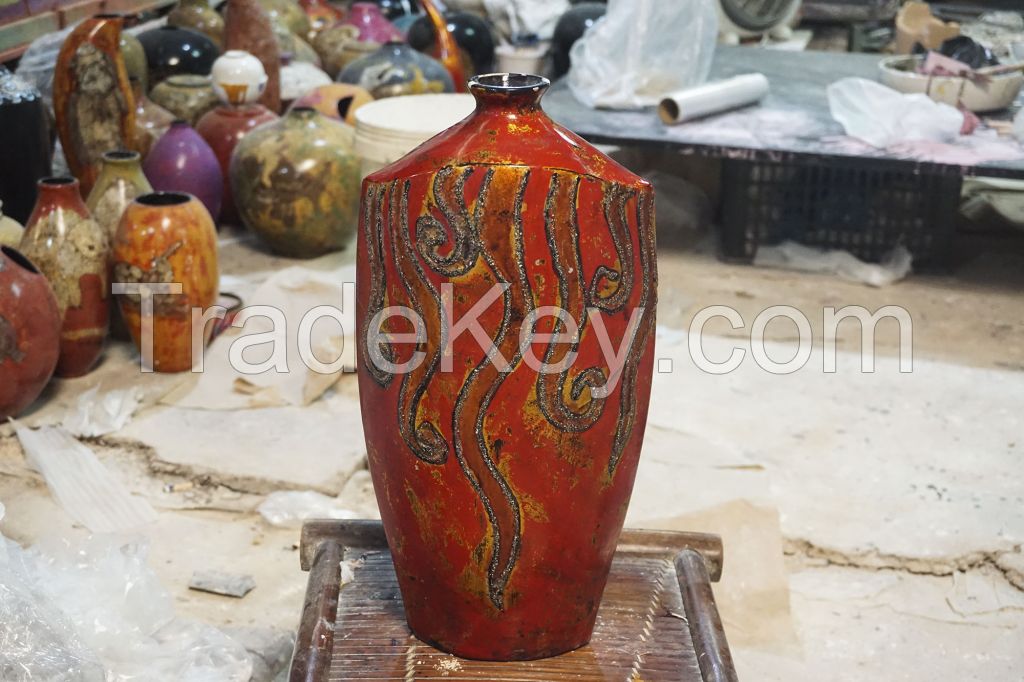 Lacquer flower vase, Gold mosaic and eggshell on lacquer background - Bat Trang Olympia