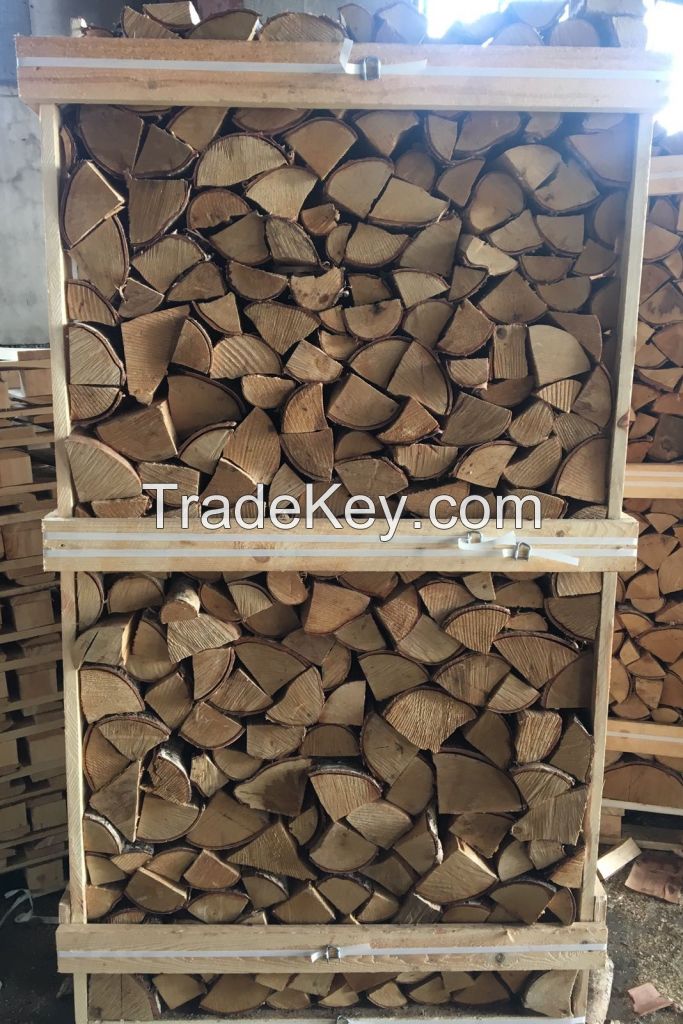 Oak firewood in 1.8 RM boxes