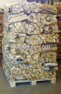 Oak firewood in 22 l UV mesh bags
