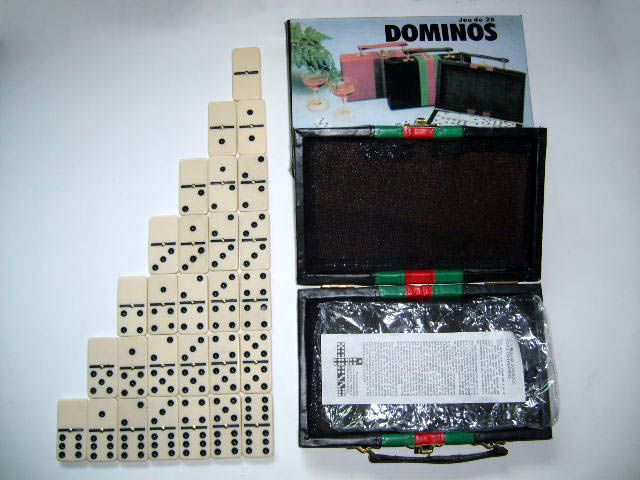 Dominoes Set