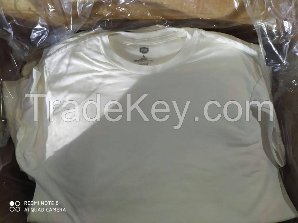 Men's white solid colour half sleeve t-shirt 