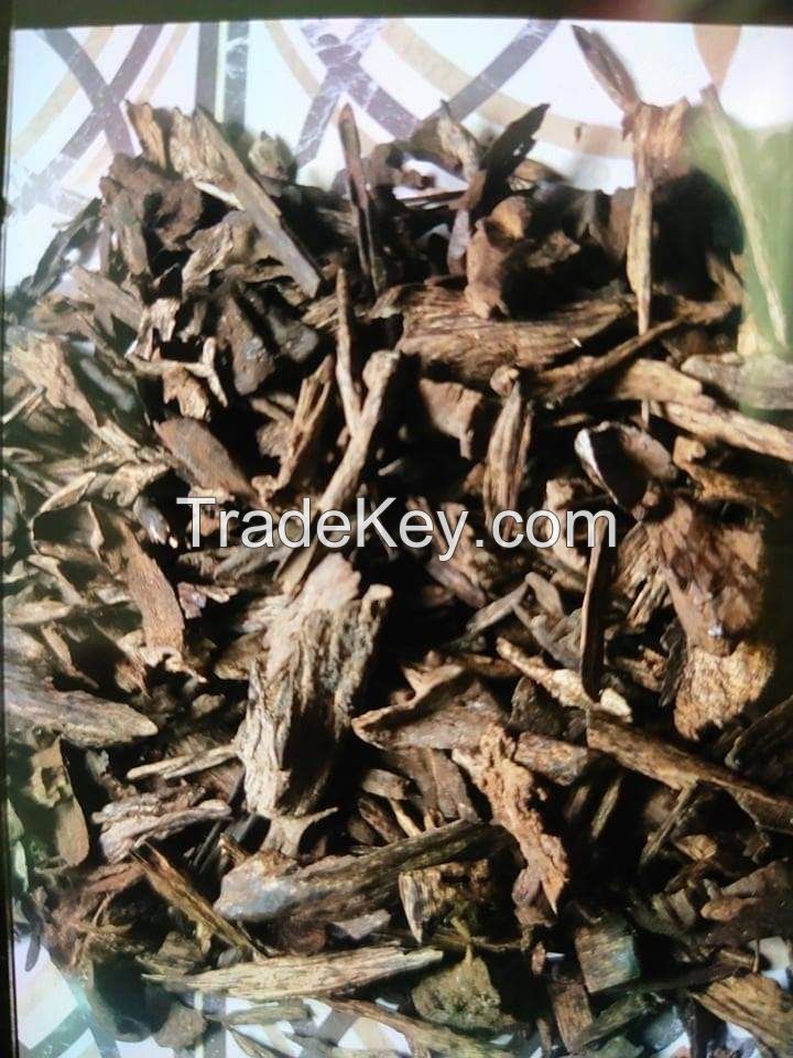 Oud High Quality Chips and flakes