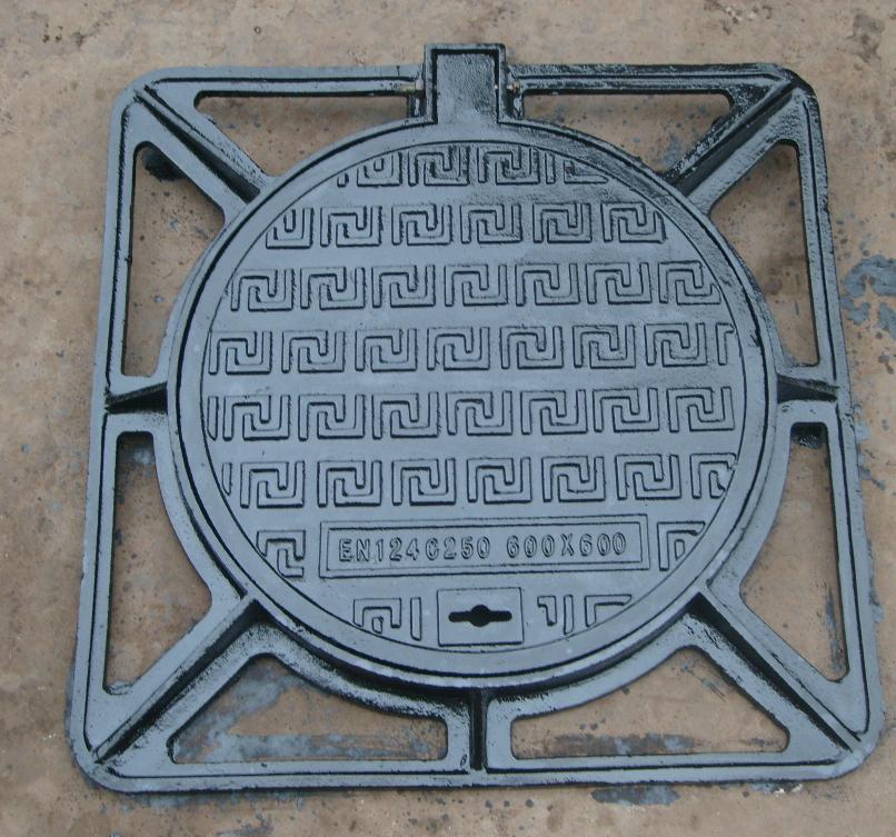 Ductile iron manhole cover