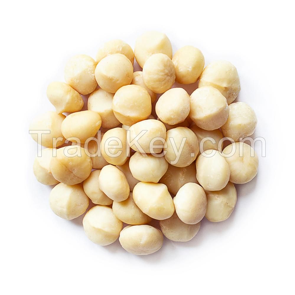 Raw macadamia nuts