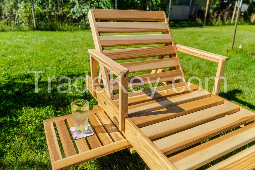 Wooden sun lounge  with extendable table