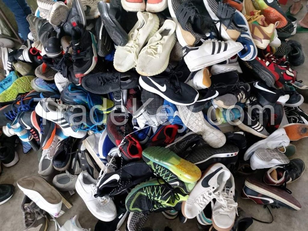 Sneaker (Tekkie) Shoe Bales