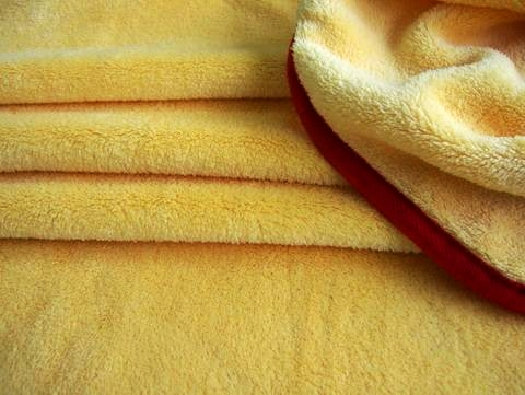 Microfiber fleece blanket