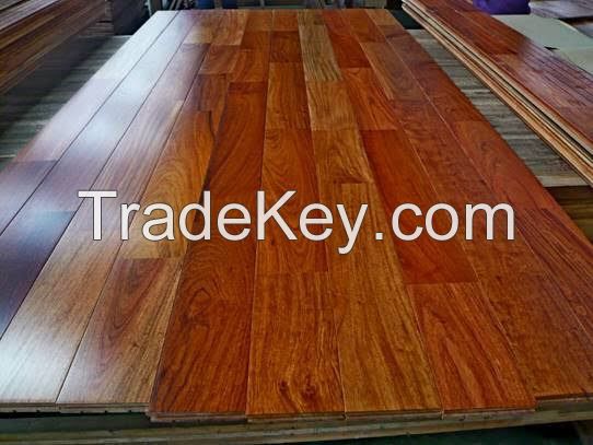 Logs, Timbers, Woodfloorings etc from Thailand 