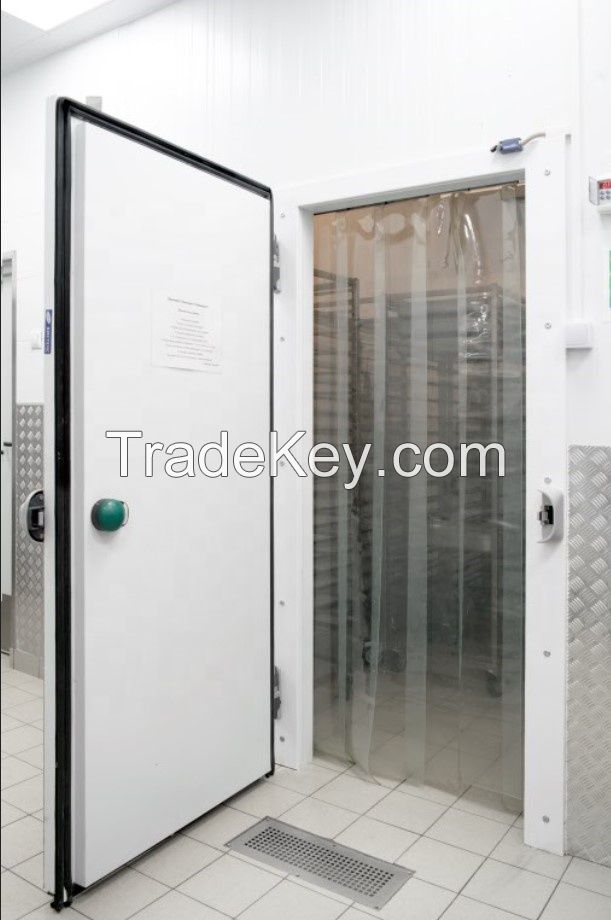 Hinged single leaf door for cold room