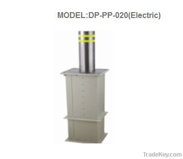 Retractable bollard