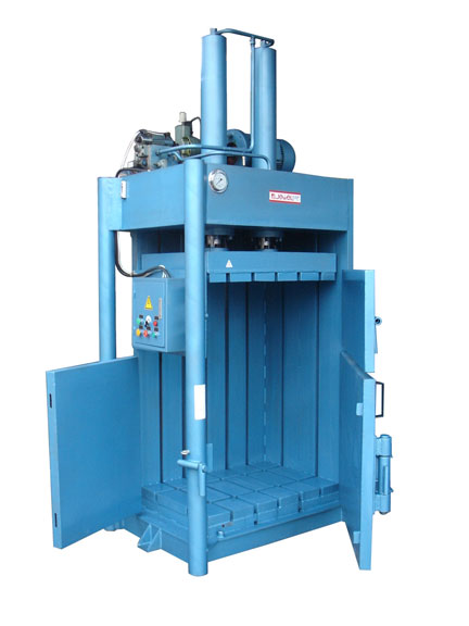 hydraulic baler with door to open directly