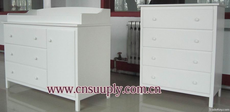 KD NURSERY FURNITURE DRESSER