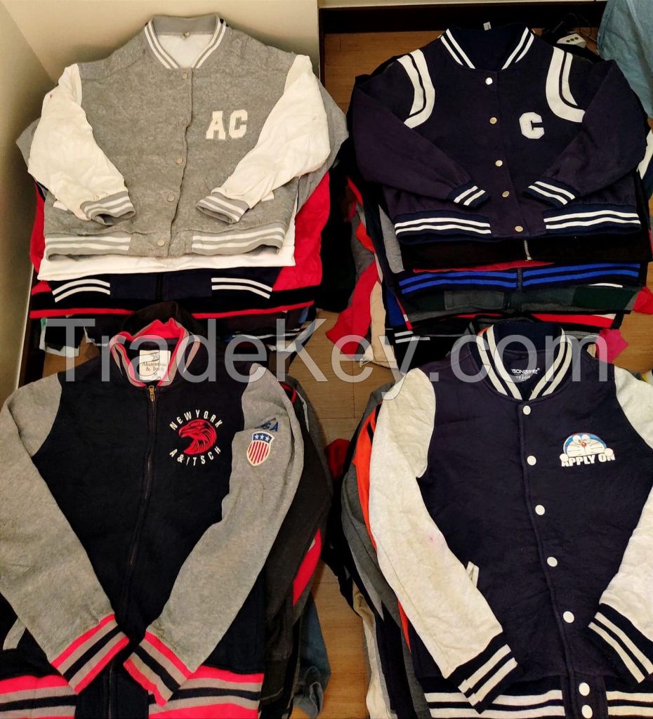 Clothes and Sneaker bales for sale