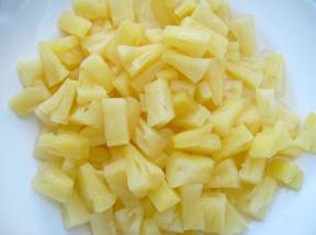 Canned pineapple pieces/tidbits 565g