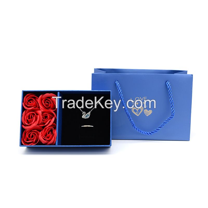Open window sky and earth cover 6 roses box