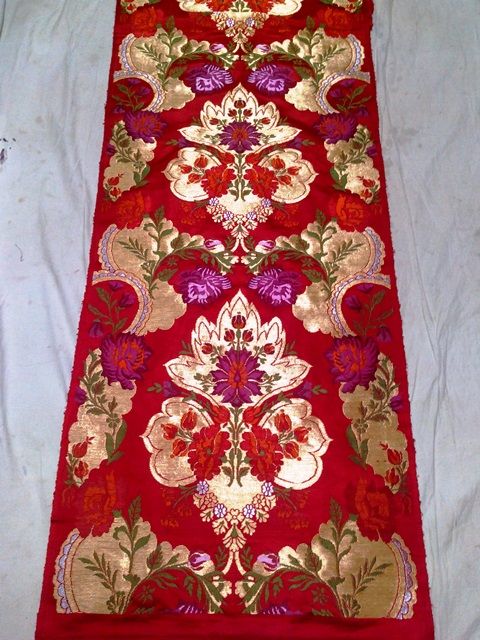 Hand Made Mettalic Silk Brocades Fabrics For Priest Veatment