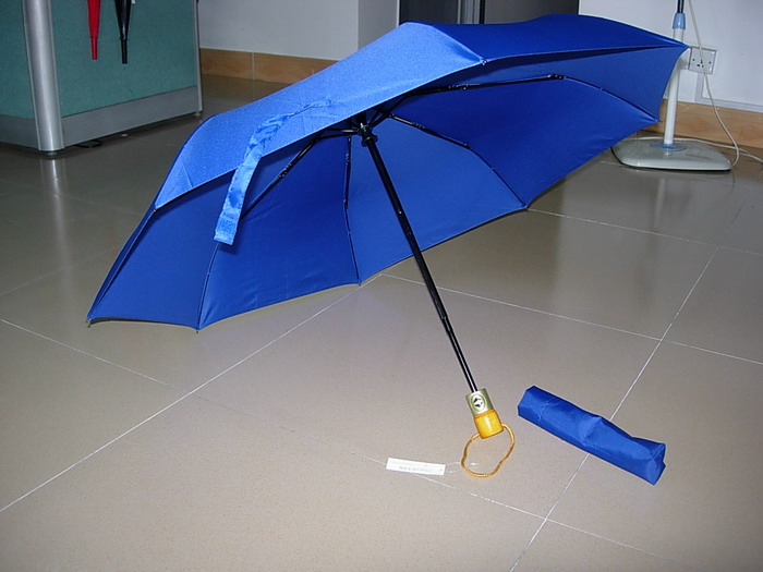 Automatic open and close umbrella