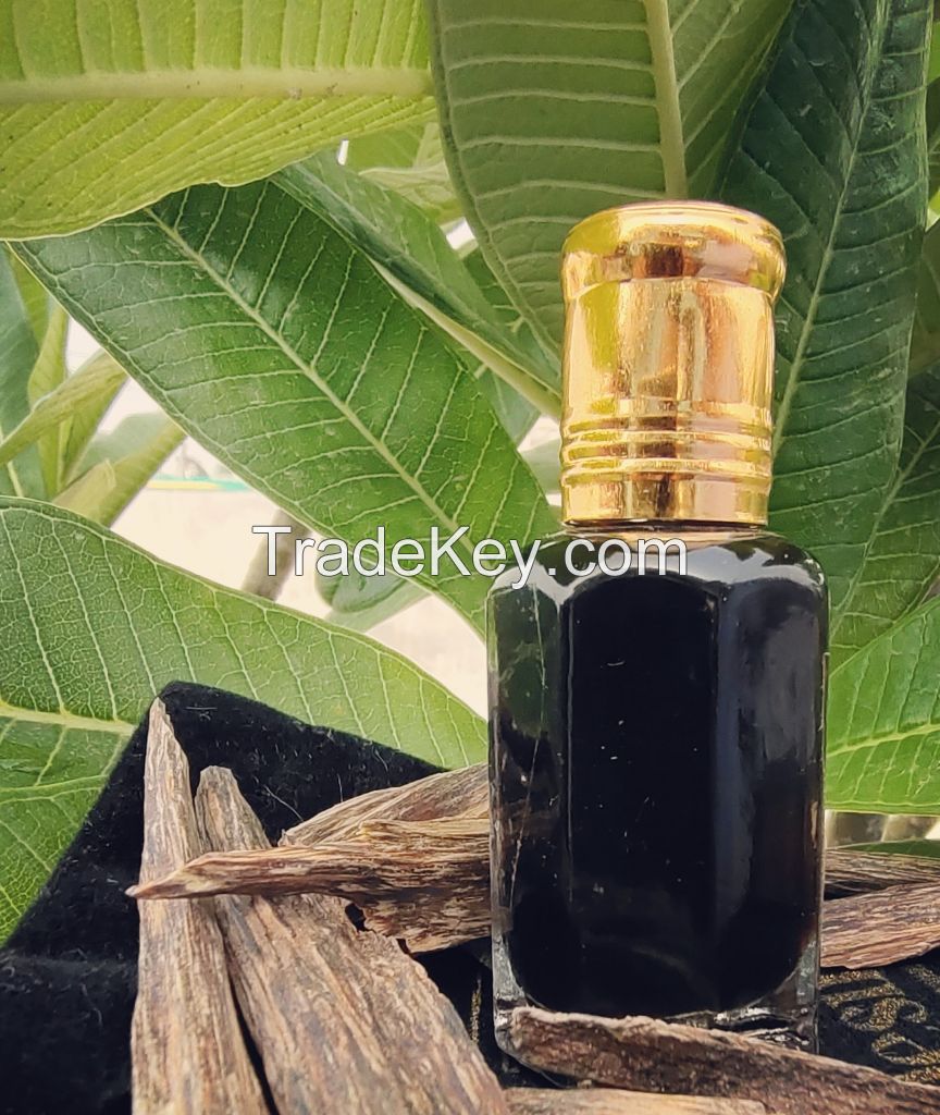 Agarwood oil and wood chips