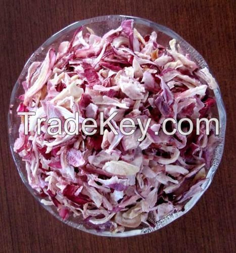 DEHYDRATED RED ONION FLAKS