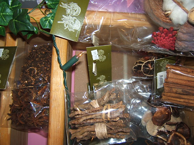 Sell Dried Fircones/fungi/cinnamon Sticks/star Anise/cloves Etc