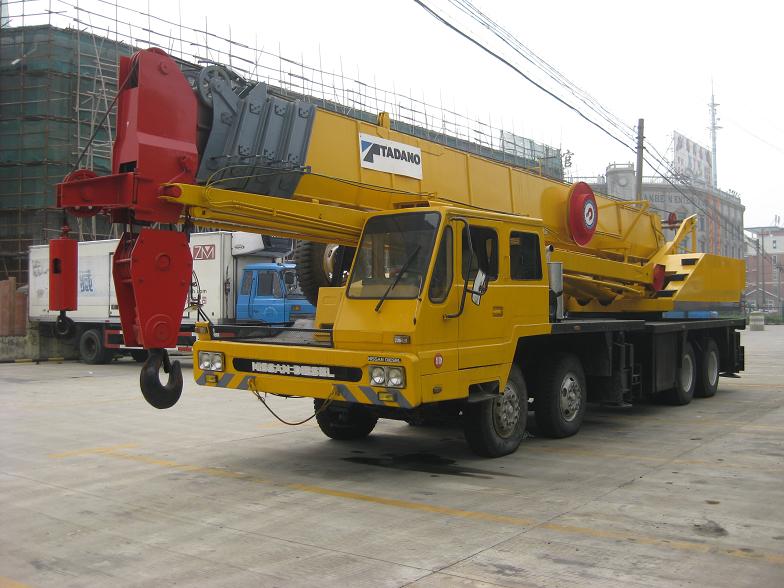 Used 20-200Tons truck crane of TADANO