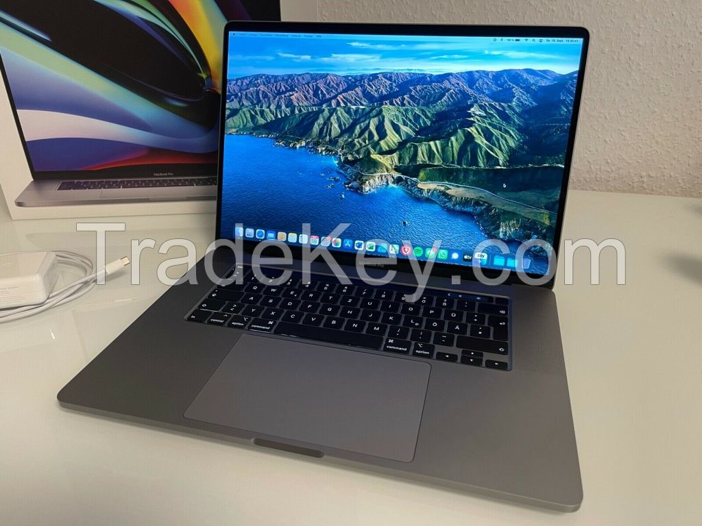 2018 Apple 15" MacBook Pro 2.9GHz i9/32GB/2TB Flash/560X/Touch Bar