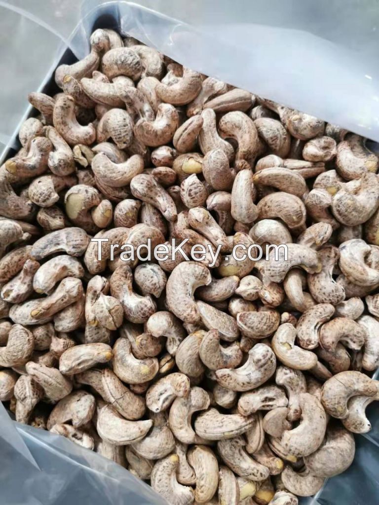 Premium Roasted Salted Cashews With Shell