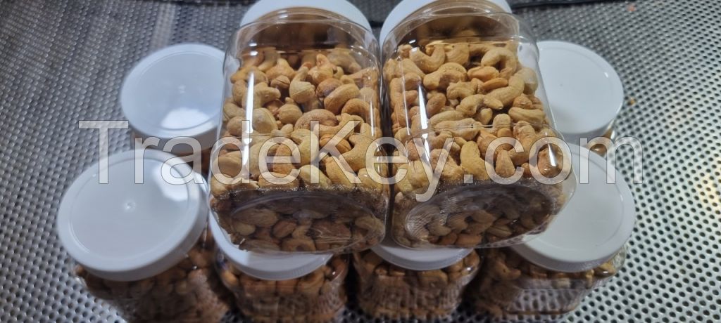 ROASTED SALTED CASHEWS WITHOUT SHELL - W320
