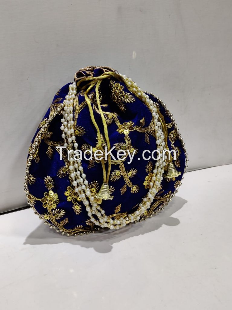 Round drawstring potli bags