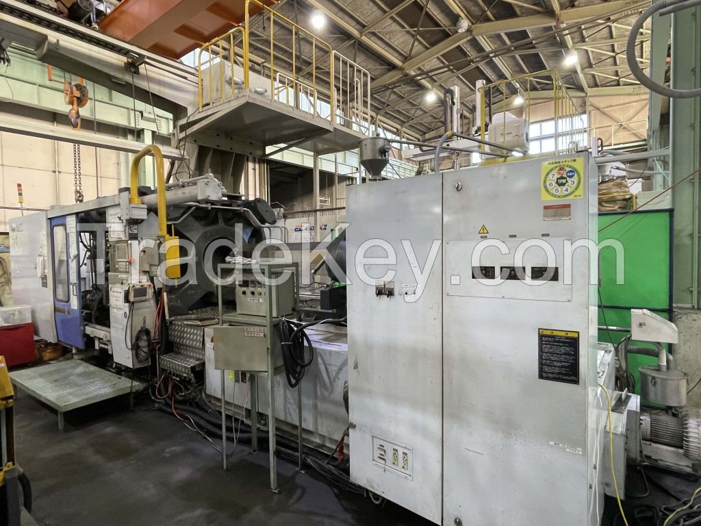 USED INJECTION MOULDING MACHINE