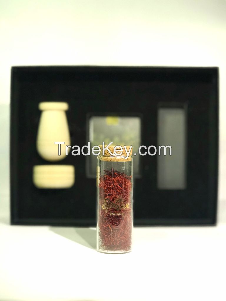 Saffron, Sargol, Bunch, Roots, Threads, High quality saffron, Iranian saffron,