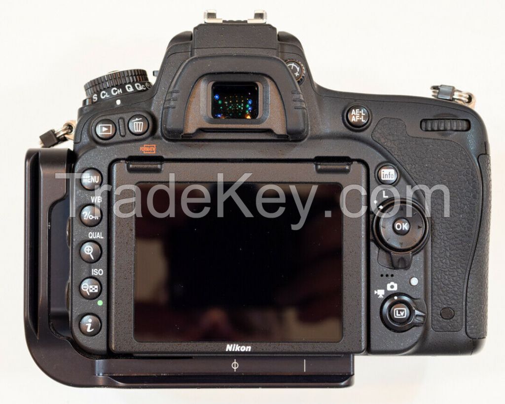 Nikon D750 Camera - Black (with DX VR 24-120mm Lens