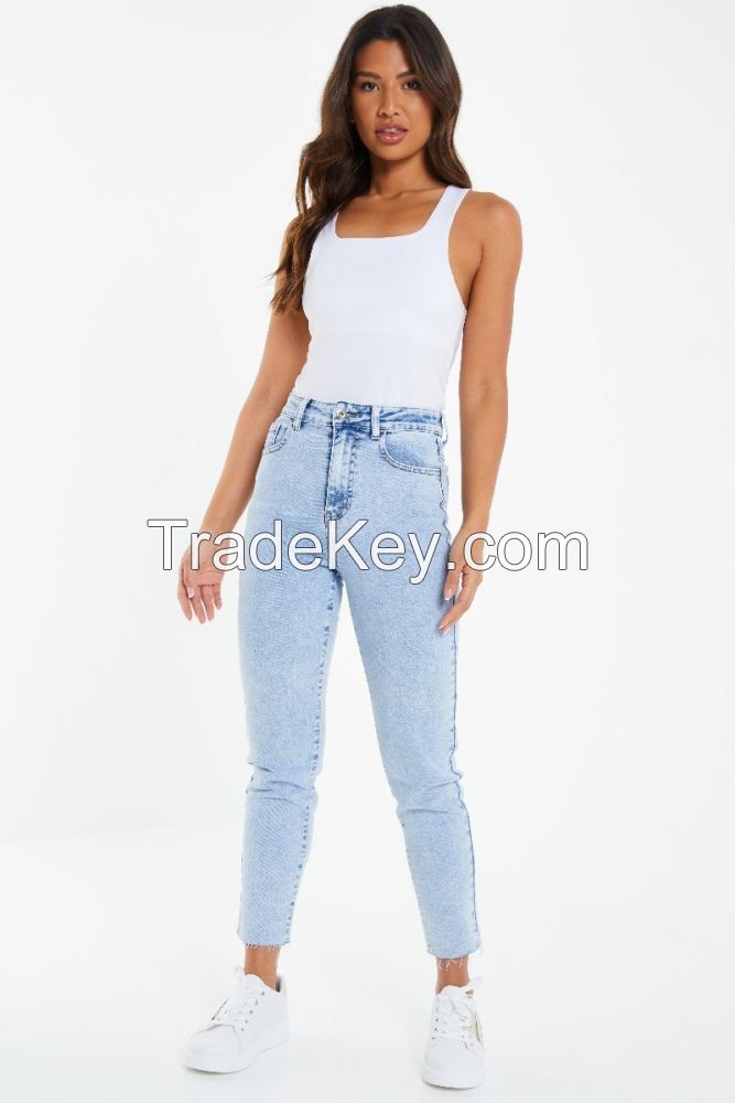 Fashionable jeans for womens 