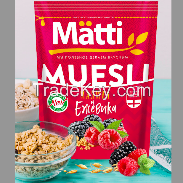 Matti Muesli with blackberries and raspberries