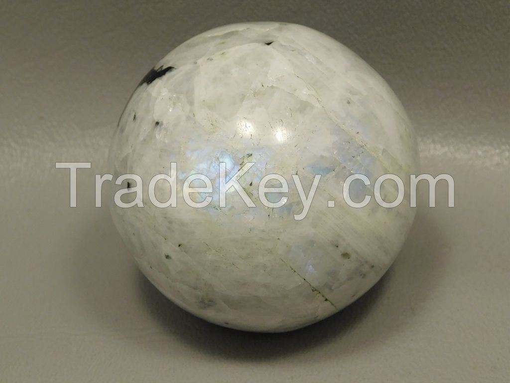 Natural moonstone for jewelry making and design